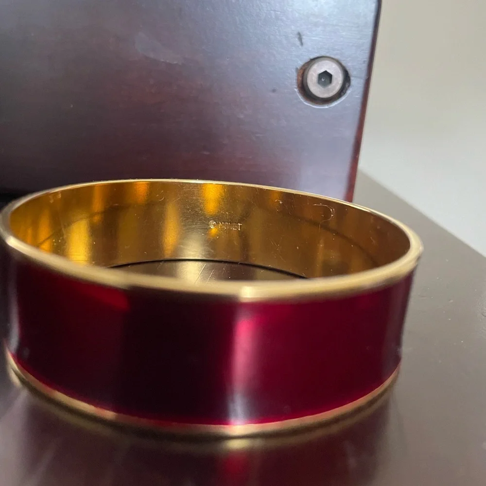 Vintage 1980s Monet Red Enamel and Gold Toned Bangle Bracelet - Picture 1 of 2